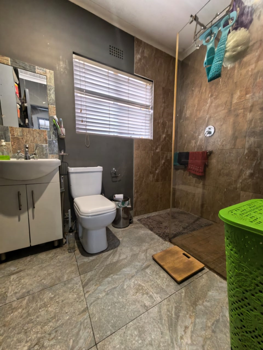 8 Bedroom Property for Sale in Turf Hall Estate Western Cape